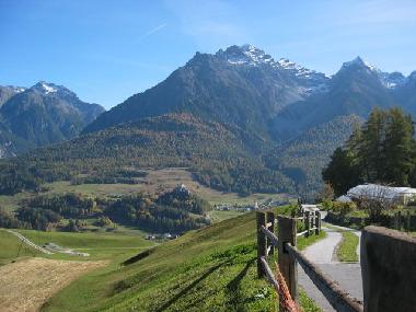 Blick zum Schloss Tarasp