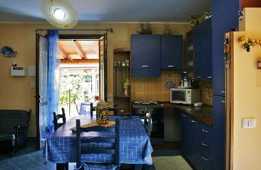 Living room - Kitchen/Dining room (opposite view 2)