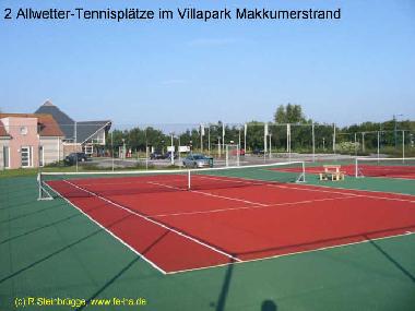 2 Allwetter-Tennisplaetze im Villapark Makkumerstrand