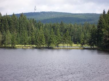 Ein khles Bad im Fichtelsee ist im Hochsommer angebracht