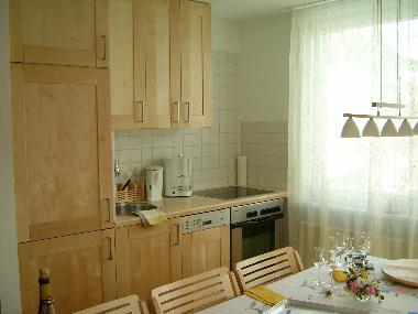 K�chenzeile im Wohnbereich (inkl. Geschirrsp�ler, Herd, Kaffeemaschine)