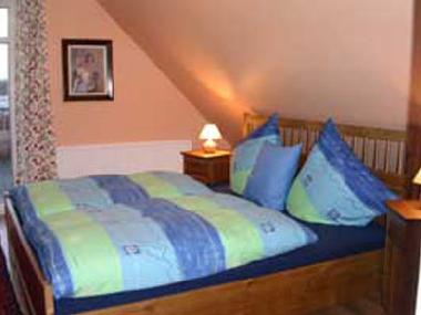 Doppelbett-Schlafzimmer