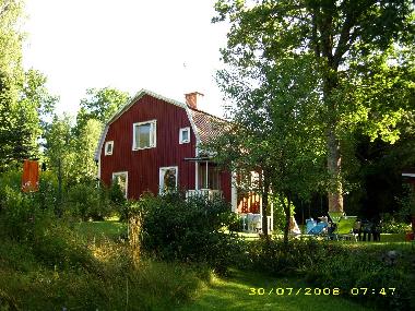 1600 qm gro�er herrlich angelegter Garten mitten im Wald