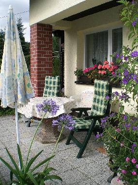 Terrasse mit Sitzgelegenheit f�r die G�ste