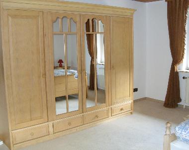 Schrank Schlafzimmer