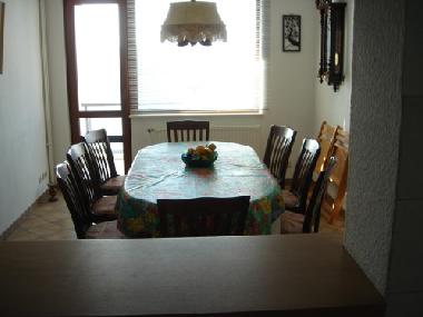 Esszimmer mit 8 Pletzen