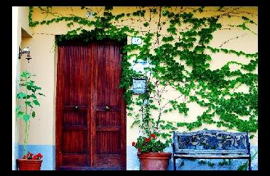 Ihr eigener Eingang in der Villa Martinello mit Kieseinfahrt und Privatparkplatz direkt vor der T�r