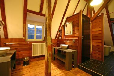 Badezimmer im Dachgeschoss