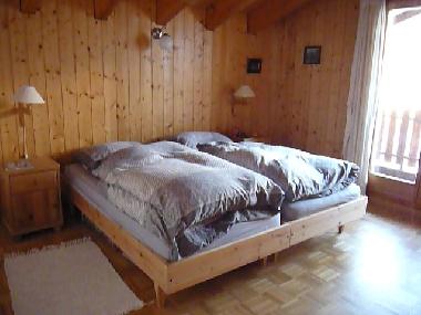 Schlafzimmer 1