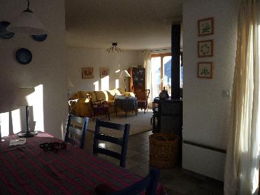 Blick aus der K�che ins Wohnzimmer