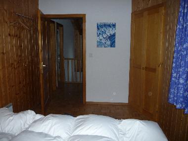 Blick aus Schlafzimmer 2 in den Flur