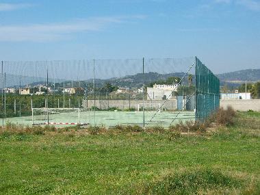 Privater Tennisplatz