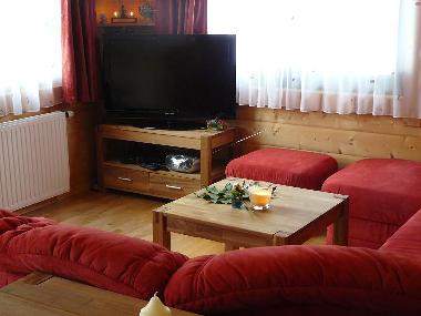 Eine Couch die schon zu vielen wunderbaren abendlichen Stunden beigetragen hat.