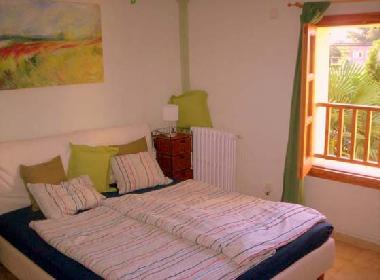 Schlafzimmer mit Doppelbett