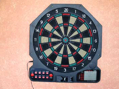 auch mit Dartscheibe