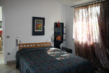 Schlafzimmer mit franz�sisches Doppelbett und ....