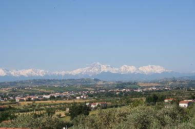 Das Gran Sasso Massiv inmitten Italiens gr��tem Naturschutzgebiet, schneesicher bis ins Fr�hjahr