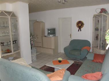 Wohnzimmer mit Couchgarnitur fr 8 Personen