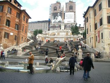                        um nach weniger als zwei Stunden Fahrt im Herzen Roms zu sein