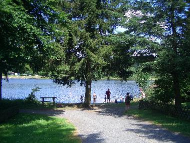 Badeufer im Ferienpark - ideal fr Kinder