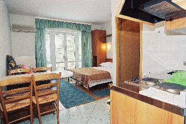 Ferienhaus in Podstrana (Splitsko-Dalmatinska) oder Ferienwohnung oder Ferienhaus
