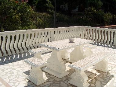 Dieser Platz eignet sich besonders in den fr�hen Morgenstunden zum Fr�hst�cken