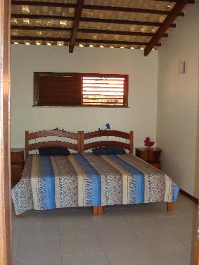 die oberen Zimmer haben ein luftiges offenes Dach