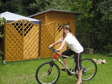 Ihre mitgebrachten Fahrr�der k�nnen Sie in einer abschlie�baren Garage unterbringen.