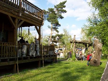 Das j�hrlich stattfinde Hozlbildhauer-Fest Hofansicht