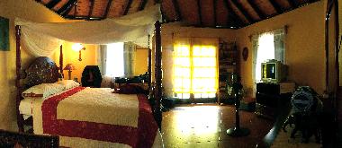 Erste Einheit, erster Raum. Hier kann noch ein zweites Bett aufgestellt werden.