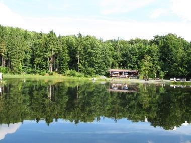 Rothsee an der Hochrh�nstra�e ( 25 Autominuten ) N�he Kreuzberg Rh�n, Gastst�tte Fischerh�tte, Angel