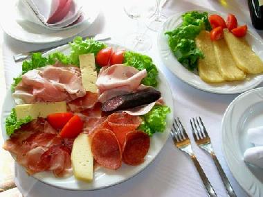 S�dtiroler Jause: Wurst, Speck, Gries K�se...