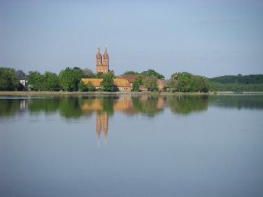 Dobbertiner See mit Blick auf das Kloster Dobbertin