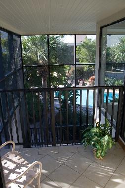 Balkon Gsteschlafzimmer OG mit Blick auf Pool.
