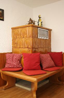 Kachelofen im Wohnzimmer