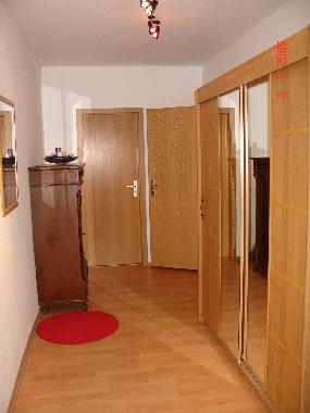 Flur mit groem Kleiderschrank