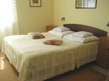 Schlafzimmer mit Doppelbett- 1.Stock