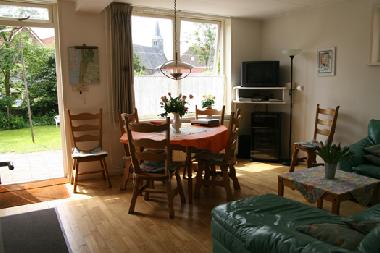 Groe Wohnzimmer und Kche.