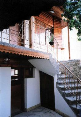  Eingangstuer fuer Speiseraum und Kueche am ersten Stock