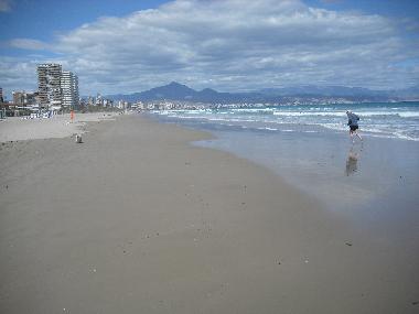 Kilometerlanger Sandstrand in Campello