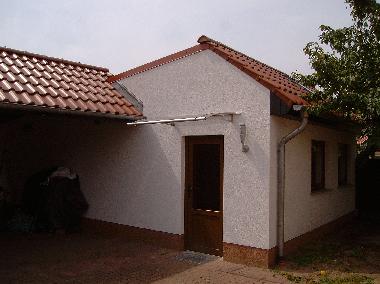 Eingang mit Carport