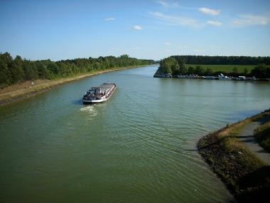 Elbe Seiten Kanal - Hafenbecken
