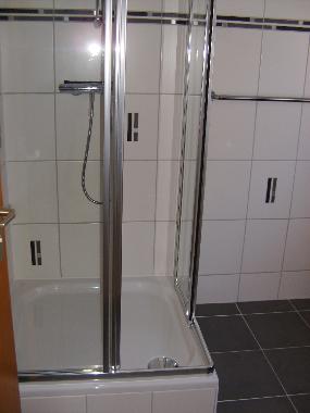 Badezimmer mit Dusche