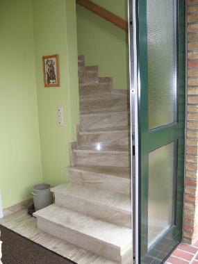 Haupteingang - Aufgang zum Ferienzimmer