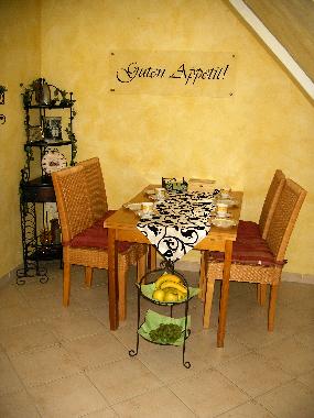 Sie l�dt zum gem�tlichen Beisammensein ein!