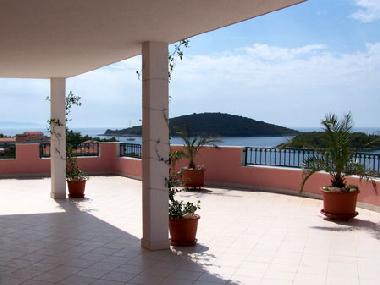 Groe Terrasse auf der 1.Etage