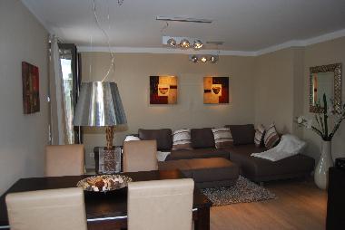 Wohnzimmer mit Essbereich