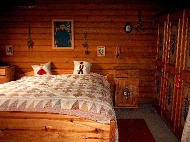 Schlafzimmer Doppelbett OG