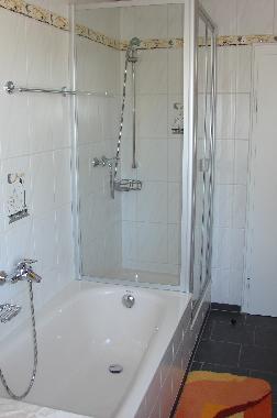 Badewanne/Duschkabine