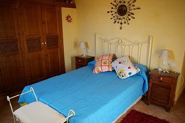 Eines Schlafzimmer mit Doppelbett